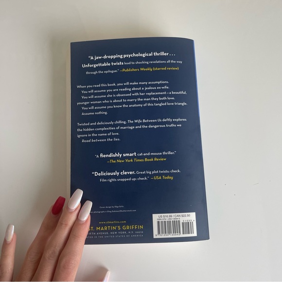 The Wife Between Us - Book by Greer Hendricks - Picture 4 of 5